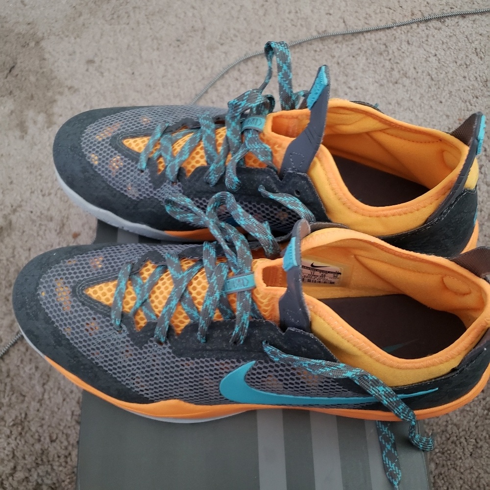 NIKE ZOOM CRUSADER VERY RARE COLOR  BUT BEAUTIFUL